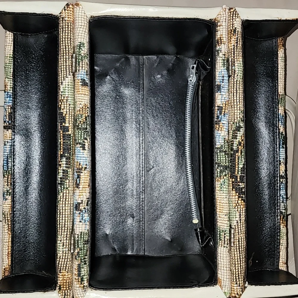 Tano From Madrid Women's Vintage Floral Tapestry Handbag Preowned - Picture 10 of 13